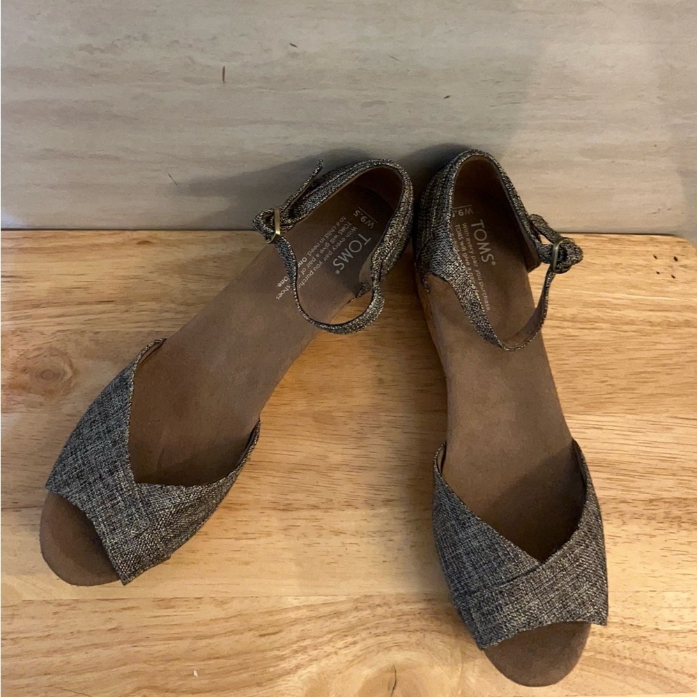 TOMS Women’s Metallic Woven Platform Wedge Sandals With Ankle Strap